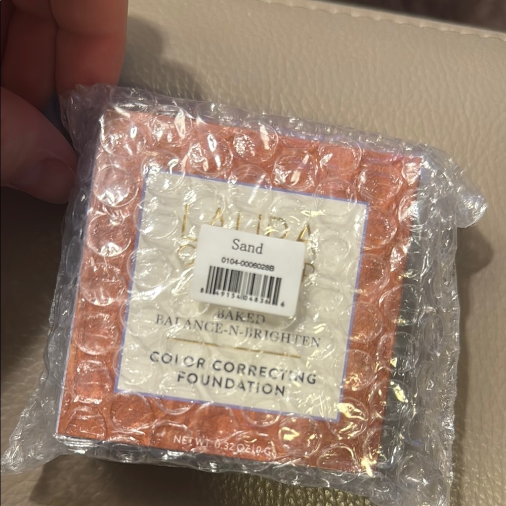 Laura Geller Baked Balance-n-Brighten Foundation - Sand